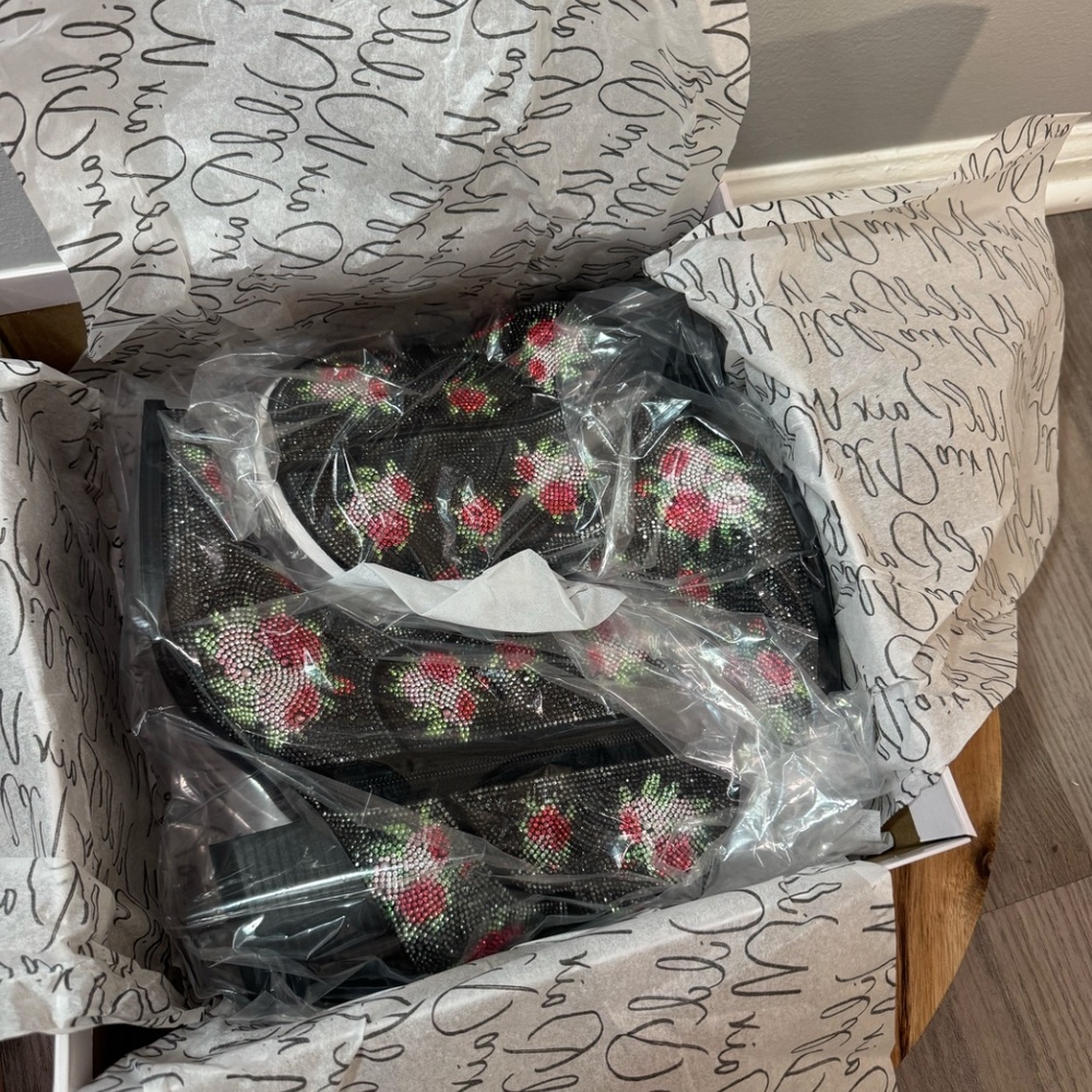 Wild Pair Lacey Floral Rhinestone Western Booties Black Size 7 & 10 , NEW - Picture 4 of 11